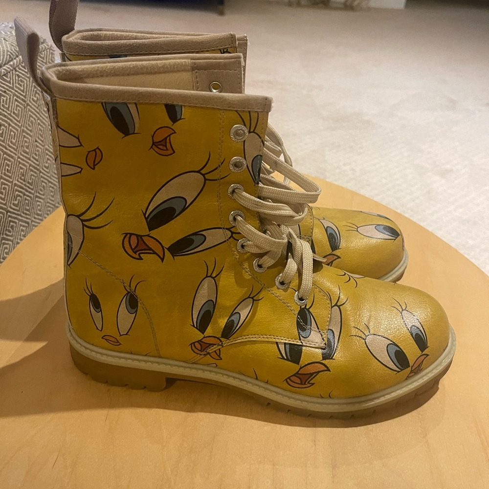 Dogo Tweety boots